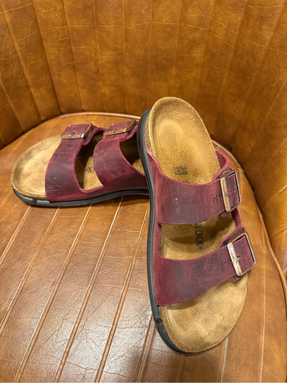 Birkenstock Arizona in Burgundy Red